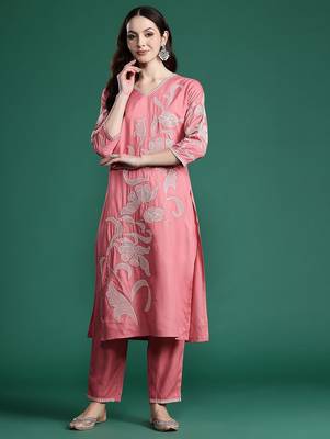 Floral Embroidered Sequinned Cotton Kurta with Trousers 6