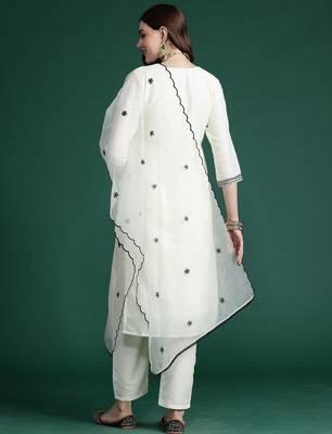 Women Ethnic Motifs Embroidered Thread Work Republic Day Kurta with Trousers & With Dupatta 4