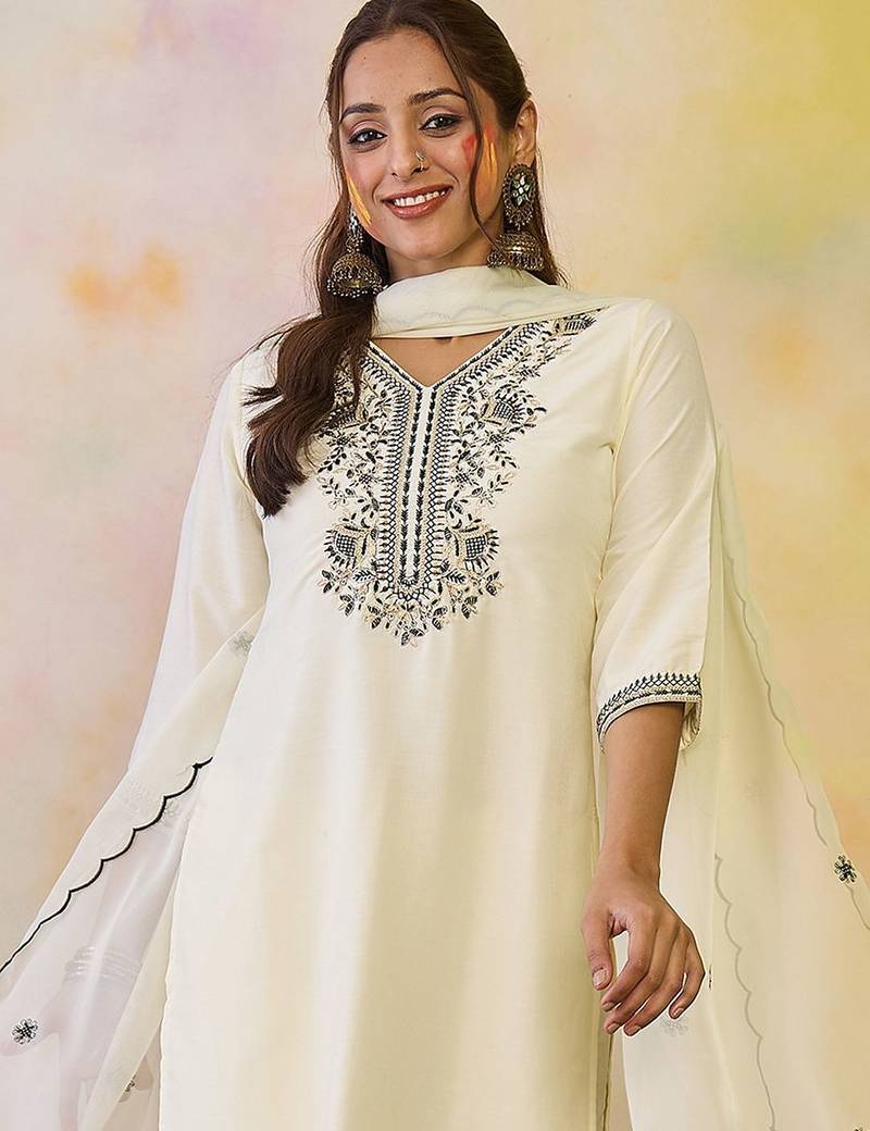 Women Ethnic Motifs Embroidered Thread Work Republic Day Kurta with Trousers & With Dupatta