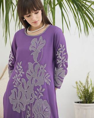 Women Floral Printed Kurta with Trousers 2