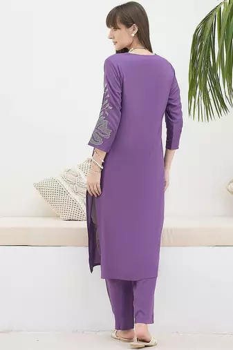 Women Floral Printed Kurta with Trousers