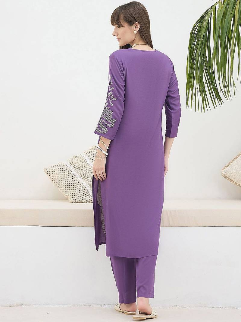 Women Floral Printed Kurta with Trousers