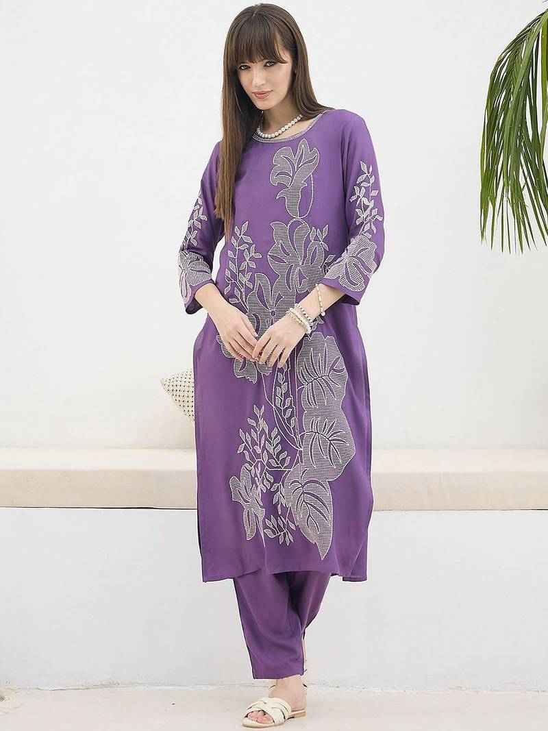 Women Floral Printed Kurta with Trousers