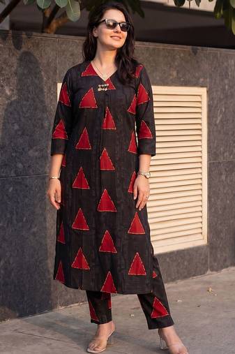 Women Printed Kurta with Trousers