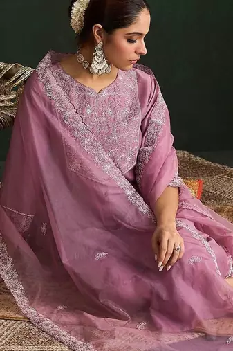 Women Floral Yoke Design Thread Work Kurta with Trousers & With Dupatta