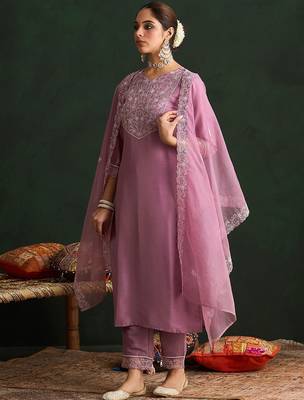 Women Floral Yoke Design Thread Work Kurta with Trousers & With Dupatta 3