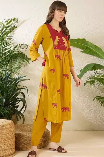 Women Animal Printed Tiered Thread Work Cotton Kurta with Trousers