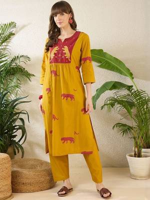 Women Animal Printed Tiered Thread Work Cotton Kurta with Trousers 4