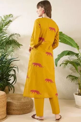 Women Animal Printed Tiered Thread Work Cotton Kurta with Trousers