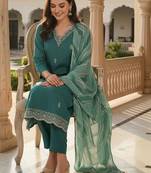 Women Ethnic Motifs Embroidered Thread Work Kurta with Trousers & With Dupatta