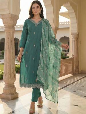 Women Ethnic Motifs Embroidered Thread Work Kurta with Trousers & With Dupatta 4