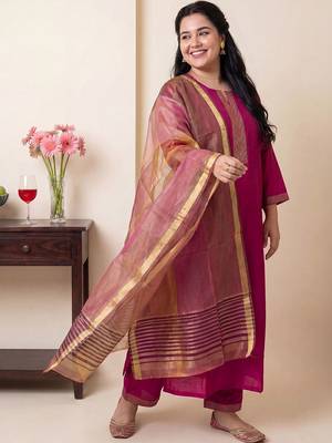 Women Embroidered Thread Work Kurta With Trousers & Dupatta 1