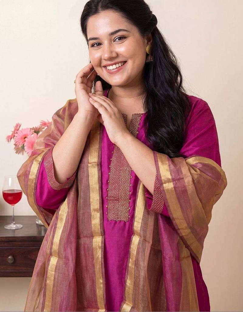 Women Embroidered Thread Work Kurta With Trousers & Dupatta