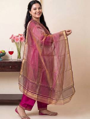 Women Embroidered Thread Work Kurta With Trousers & Dupatta 4