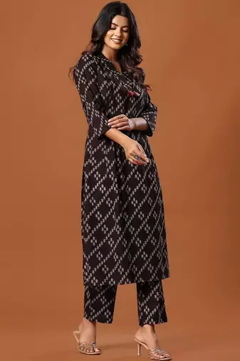 Women Ethnic Motifs Printed Cotton Kurta with Trousers