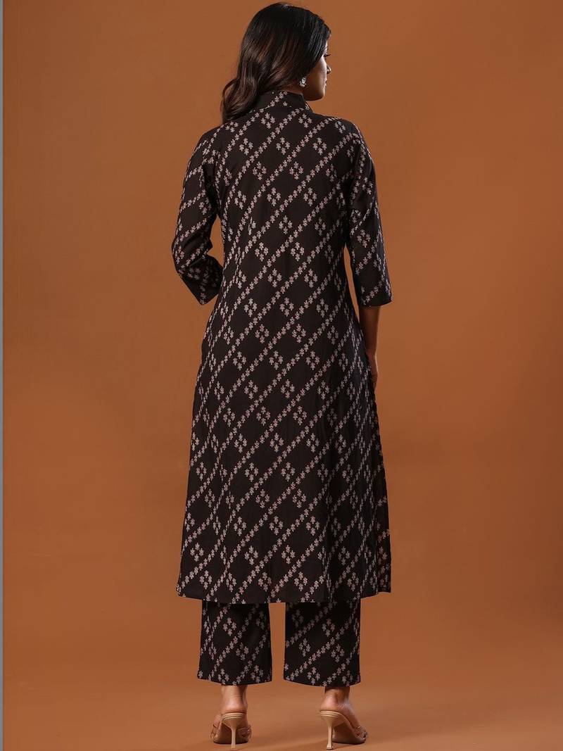 Women Ethnic Motifs Printed Cotton Kurta with Trousers