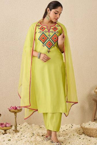 Women Ethnic Motifs Printed Kurta with Trousers & Dupatta