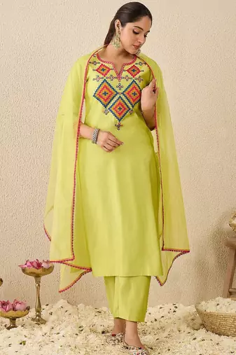 Women Ethnic Motifs Printed Kurta with Trousers & Dupatta