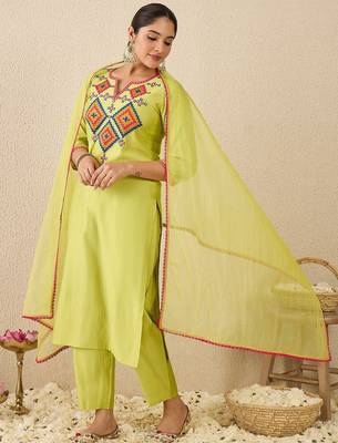 Women Ethnic Motifs Printed Kurta with Trousers & Dupatta 4