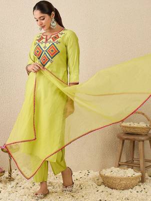 Women Ethnic Motifs Printed Kurta with Trousers & Dupatta 5