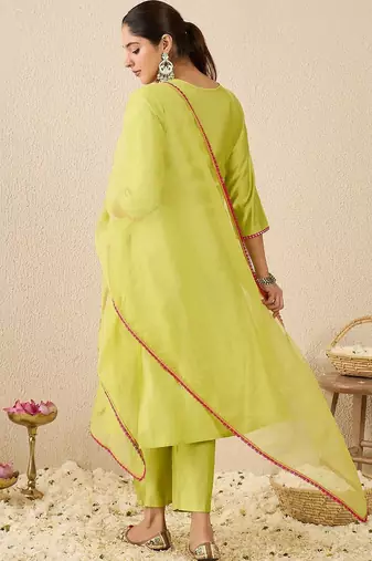 Women Ethnic Motifs Printed Kurta with Trousers & Dupatta