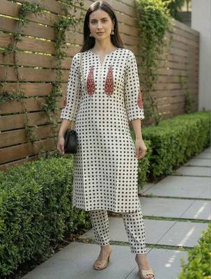 Women Printed Beads and Stones Cotton Kurta with Trousers 1
