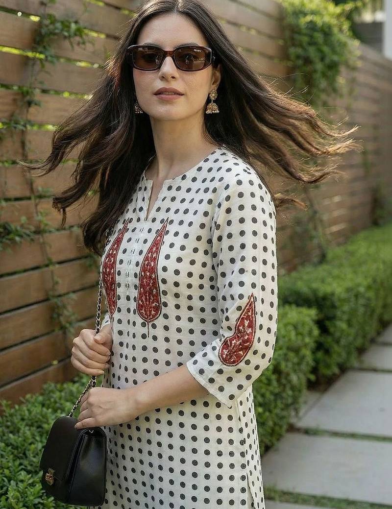 Women Printed Beads and Stones Cotton Kurta with Trousers