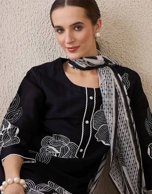 Floral Embroidered Round Neck Sequinned Linen Kurta With Trousers & Dupatta 1