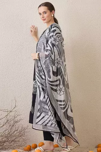 Floral Embroidered Round Neck Sequinned Linen Kurta With Trousers & Dupatta