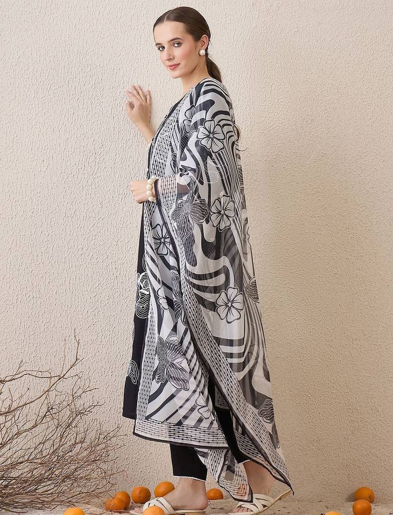 Floral Embroidered Round Neck Sequinned Linen Kurta With Trousers & Dupatta