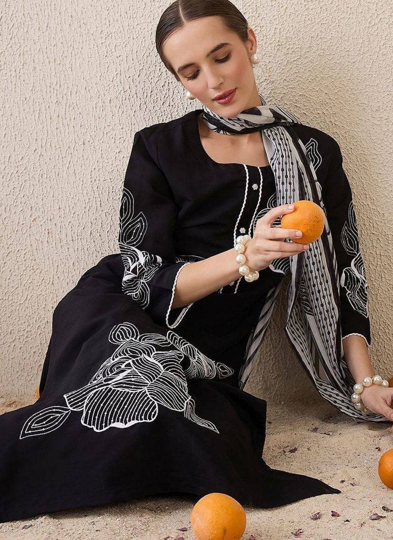 Floral Embroidered Round Neck Sequinned Linen Kurta With Trousers & Dupatta