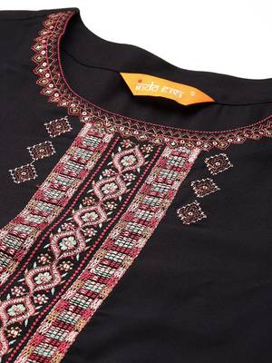Ethnic Motifs Embroidered Thread Work Kurta with Trousers 2