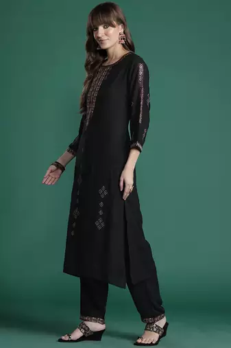 Ethnic Motifs Embroidered Thread Work Kurta with Trousers