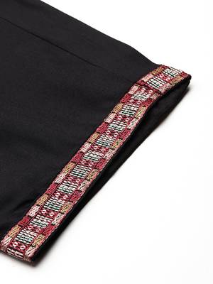 Ethnic Motifs Embroidered Thread Work Kurta with Trousers 8