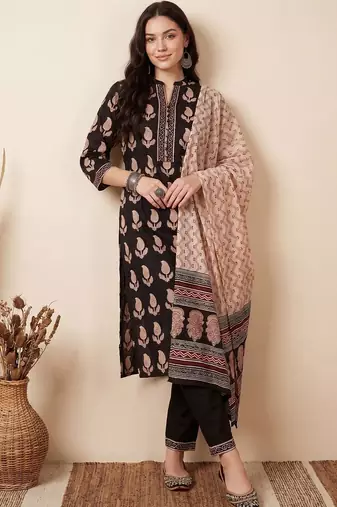 Women Ethnic Motifs Printed Cotton Kurta with Trousers & With Dupatta