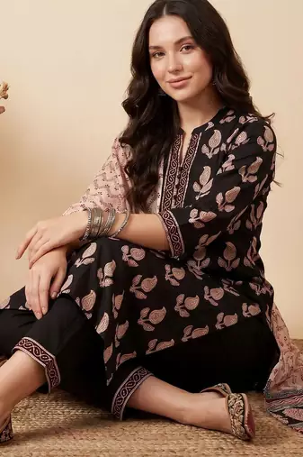 Women Ethnic Motifs Printed Cotton Kurta with Trousers & With Dupatta