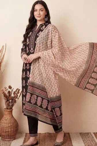 Women Ethnic Motifs Printed Cotton Kurta with Trousers & With Dupatta
