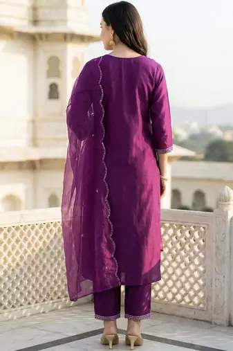 Women Ethnic Motifs Embroidered Thread Work Kurta with Trousers & With Dupatta