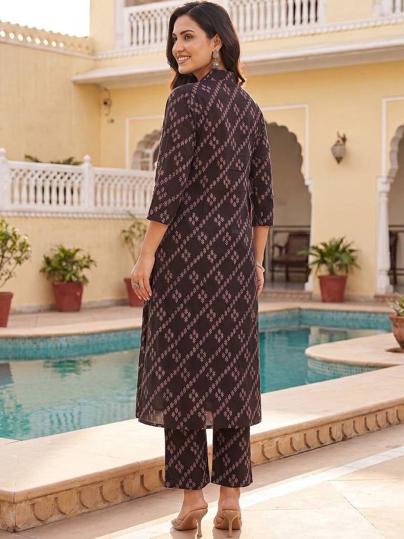 Women Ethnic Motifs Printed Cotton Kurta with Trousers
