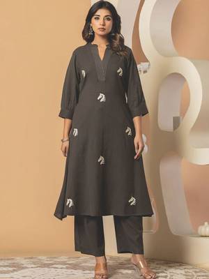 Women Animal Embroidered Thread Work Cotton Kurta with Palazzos 1