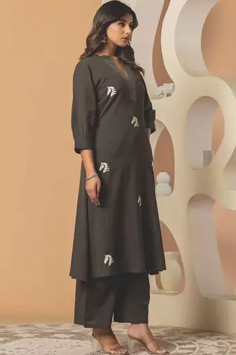 Women Animal Embroidered Thread Work Cotton Kurta with Palazzos