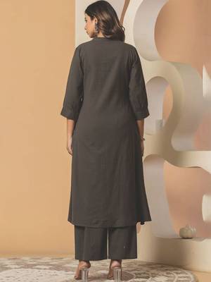 Women Animal Embroidered Thread Work Cotton Kurta with Palazzos 6
