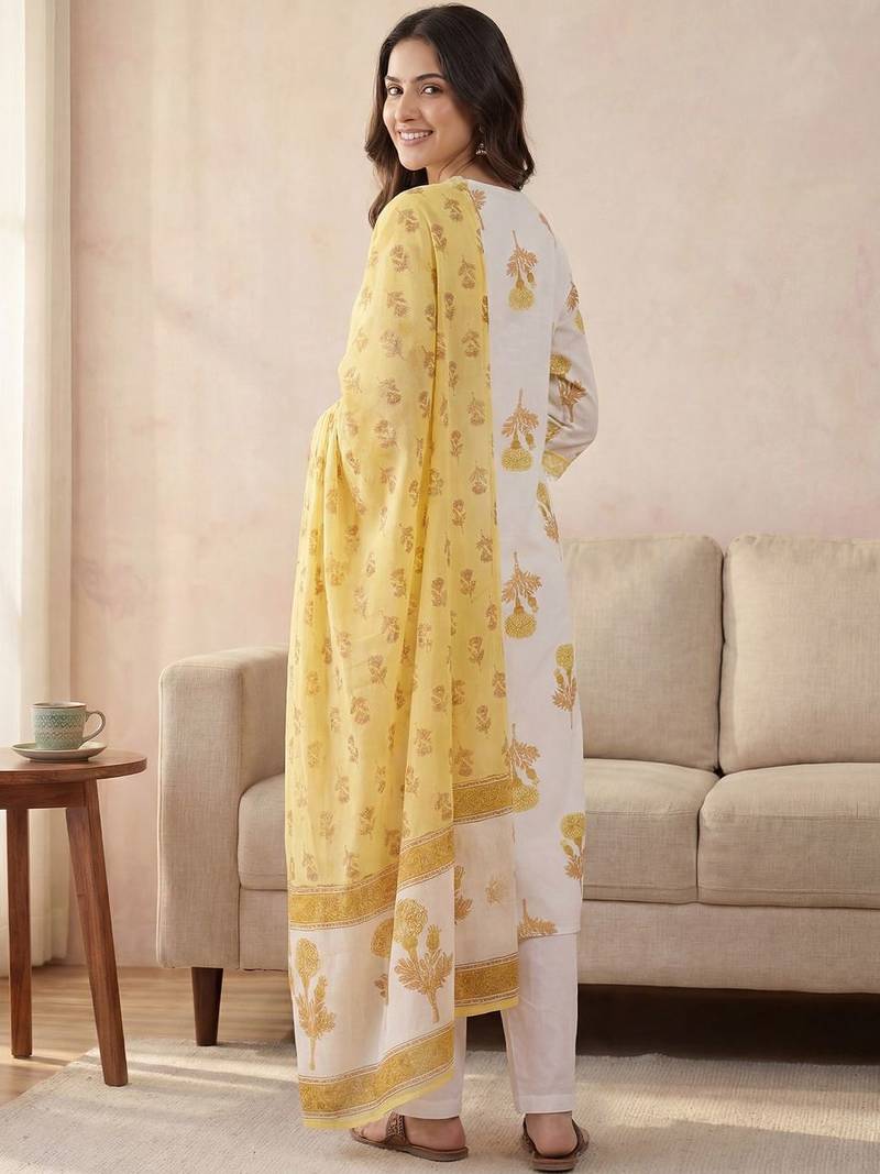 Women Floral Printed Cotton Kurta with Trousers & With Dupatta