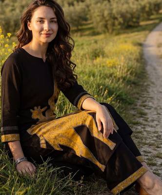Women Animal Printed Kurta with Palazzos 1