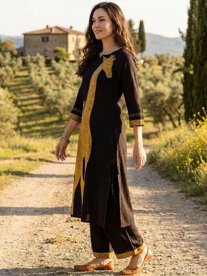 Women Animal Printed Kurta with Palazzos 4