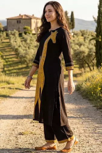 Women Animal Printed Kurta with Palazzos