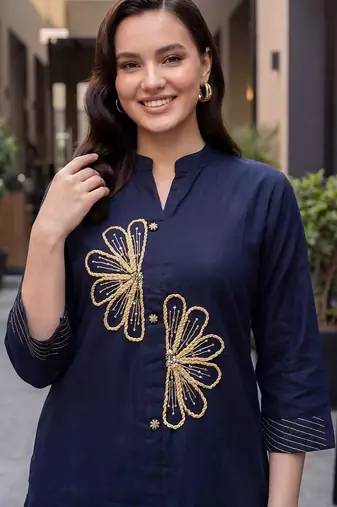 Women Ethnic Motifs Embroidered Thread Work Cotton Kurta with Trousers