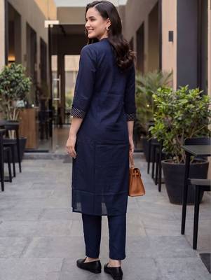 Women Ethnic Motifs Embroidered Thread Work Cotton Kurta with Trousers 4