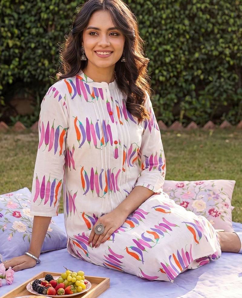 Women Printed Cotton Kurta with Trousers