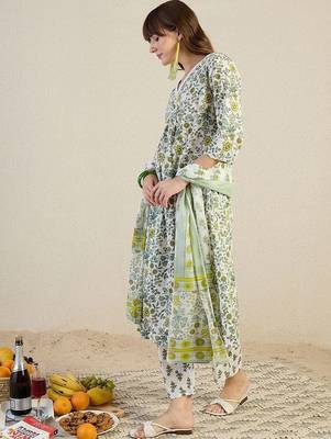 Floral Printed V-Neck Pleated Cotton A-Line Kurta & Trousers With Dupatta 3